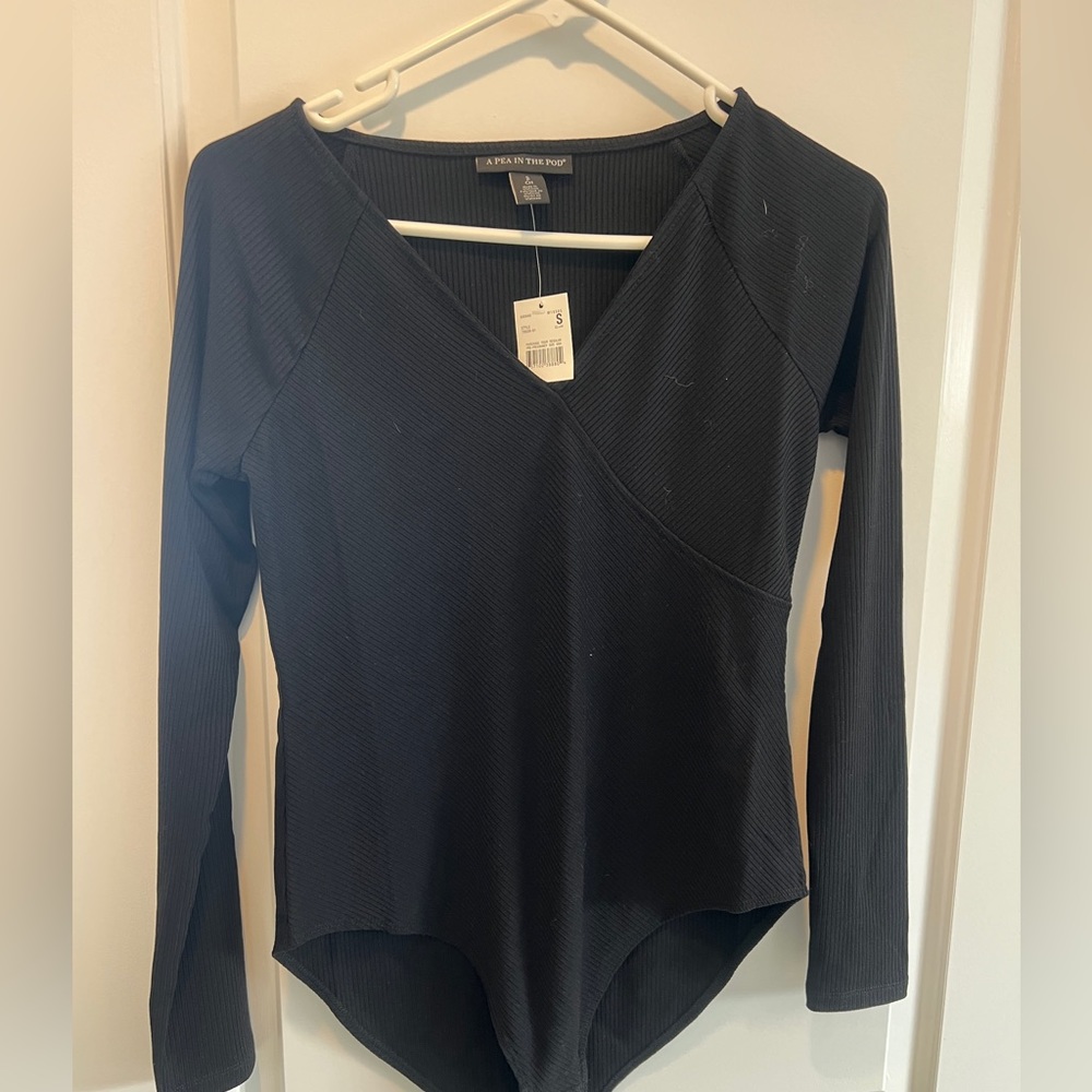 A Pea In The Pod - Ribbed v-neck black bodysuit - Size S - NWT